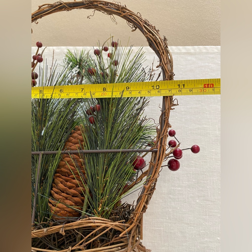 Handmade Winter Basket. - Picture 7 of 7